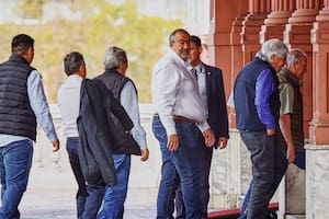 La cúpula de la CGT entrando a Casa Rosada, en abril del año pasado, en uno de los pocos encuentros oficiales que hubo con funcionarios del gobierno de Milei