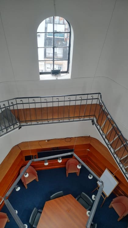 La cúpula se inicia en el piso 10 del edificio, donde funcionan oficinas del sanatorio