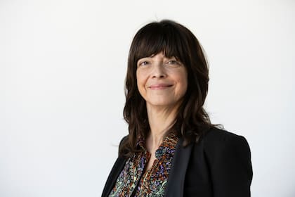 La curadora Carla Quevedo buscó que la comisión represente una gran diversidad de géneros literarios y estilos de escritura, tan singulares como sus autores, desde los recién llegados hasta los consagrados.