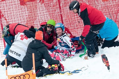 La curva de Kitzbuhel se cobró tres accidentes