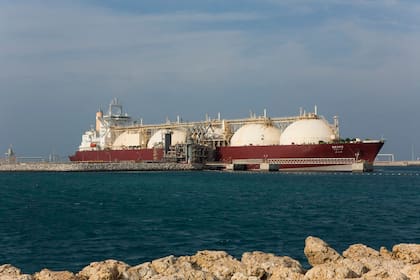 La decisión del Gobierno de avanzar este invierno con un esquema más abierto para la importación y comercialización de gas natural licuado (GNL) sumó en las últimas horas un nuevo foco de tensión
