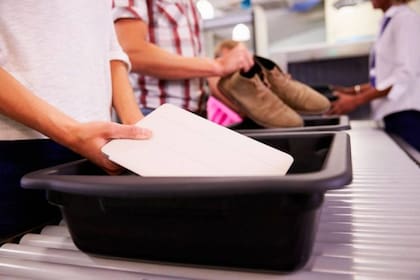 La decisión final siempre es responsabilidad del oficial de la TSA a cargo del punto de control
