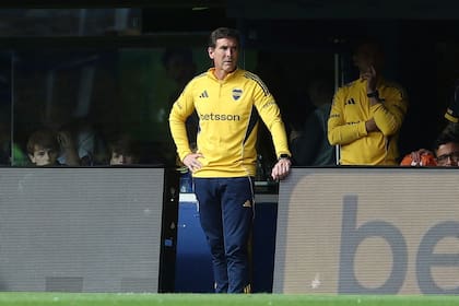 La decisión sobre la continuidad de Claudio Úbeda para 2026 depende de una charla final con Juan Román Riquelme