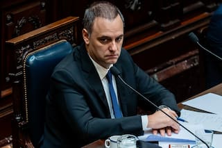 Caso Adorni, en vivo: qué se sabe del escándalo de la cascada y las reformas en su casa del country