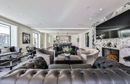 La decoración de la residencia de Jennifer Lopez y Ben Affleck con acabados de mármol, le da un toque moderno y elegante