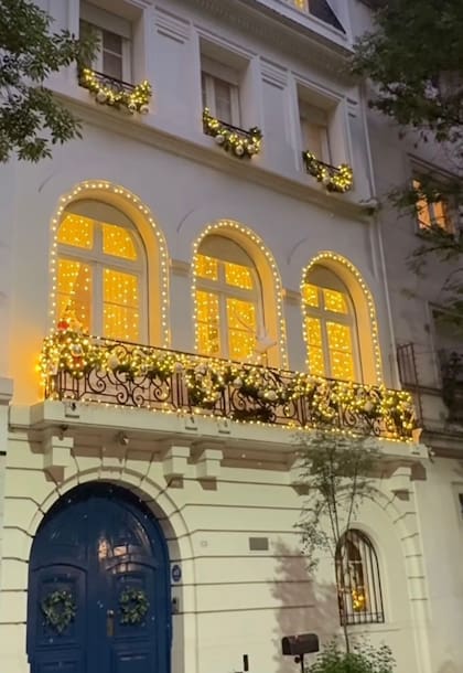 La decoración navideña llama la atención de los vecinos, sobre todo en Navidad