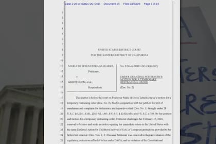 La defensa señaló que no tuvo acceso a un abogado ni posibilidad de apelar la expulsión