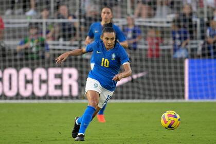 La delantera brasileña Marta durante el el partido contra Japón por la Copa SheBelieves, el jueves 16 de febrero de 2023, en Orlando, Florida. (AP Foto/Phelan M. Ebenhack)