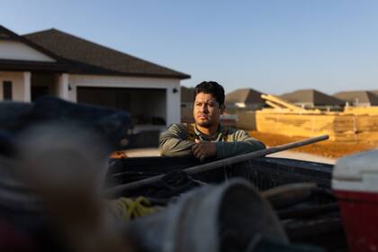 La demanda federal acusa a los agentes de ingresar sin orden judicial a propiedades privadas, violando la Cuarta Enmienda