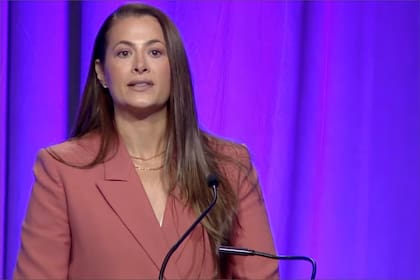 La demócrata Allison Ziogas buscará destronar el bastión republicano de Trump en Nueva York, que corresponde al 11° Distrito