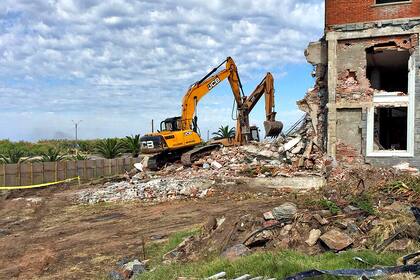La demolición del emblemático hotel y casino San Rafael