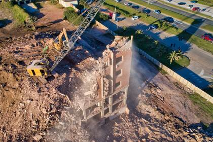 La demolición del Hotel San Rafael