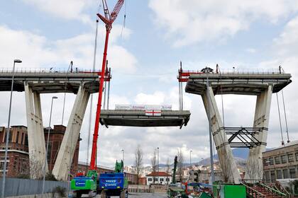 La demolición del puente de la tragedia en Génova, Italia