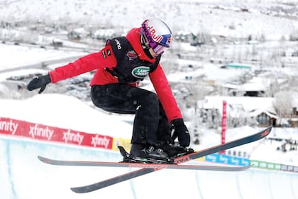 La deportista de 17 años ganó tres medallas en el Campeonato Mundial de Esquí Acrobático de 2021.