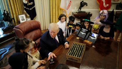 La desafortunada frase de Donald Trump ante un grupo de niños que celebraba Halloween