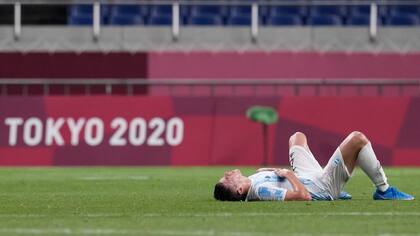 La desazón del capitán argentino, Nehuén Pérez, tras la eliminación del seleccionado olímpico de fútbol luego de empatar 1-1 con España.