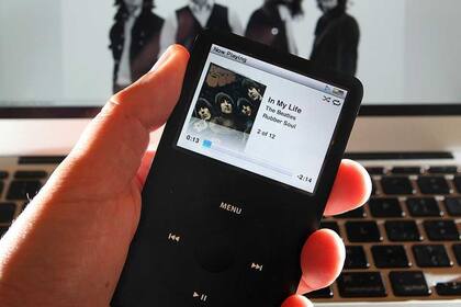 La descarga de contenidos musicales tuvo su primer retroceso en los últimos años, una caída que podría haber sido causada por los servicios de streaming