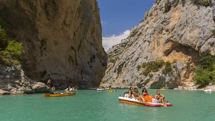 La desembocadura del río en el verano