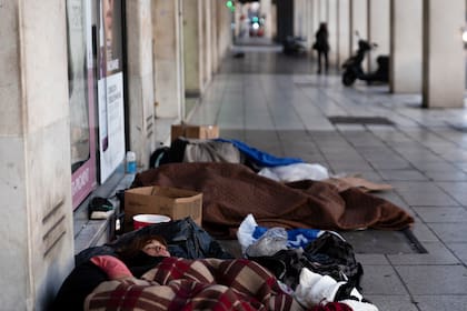 La desesperanza y la estigmatización es parte de lo que determina que una persona “no vea factible” conseguir un trabajo y un techo, se explica en el estudio