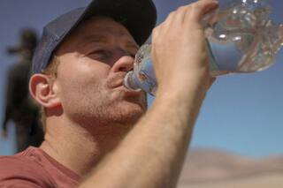 Cuánta agua se debe tomar en los días de mucho calor: esto recomiendan los expertos en Estados Unidos