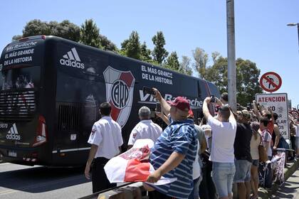 La despedida de los hinchas de River, en el Monumental