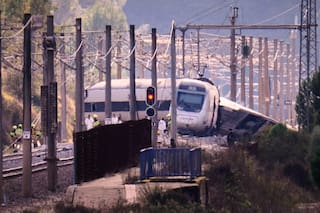 La destacada red española de trenes de alta velocidad sufre su primer revés con accidente mortal