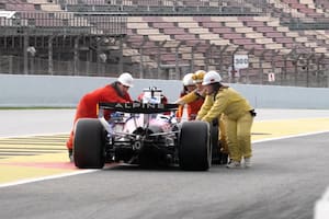 Los ensayos en Barcelona: celosa seguridad, espías desde las colinas y una bandera roja para Colapinto