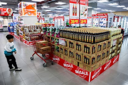 La devaluación del tipo de cambio oficial en el paso al nuevo esquema de bandas podría producir mayor inflación en los próximos meses