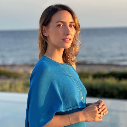 "La diferencia entre trabajar con una producción chica y una superproducción como Netflix es que detrás de la cámara no son diez, sino 100. Uno siente que no hay espacio para cometer ningún error", aseguró la actriz en una entrevista con ¡HOLA!.
