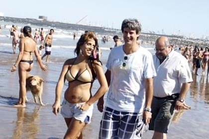 Vicky Donda hizo campaña en bikini, junto a Prat Gay, y revolucionó las redes sociales