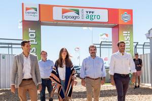 La diputada nacional María Eugenia Vidal visitó ayer Expoagro acompañada por el jefe del bloque Pro, Cristián Ritondo, el intendente de San Nicolás, Manuel Passaglia; y los diputados provinciales Alex Campbell y Santiago Passaglia