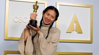 La directora china Chloé Zhao se convirtió el domingo último en la primera mujer asiática en ganar un Oscar a mejor dirección.