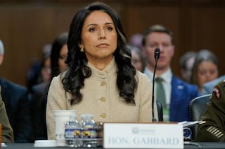 La jefa de inteligencia de Trump despierta polémica al declarar sobre la guerra en el Senado