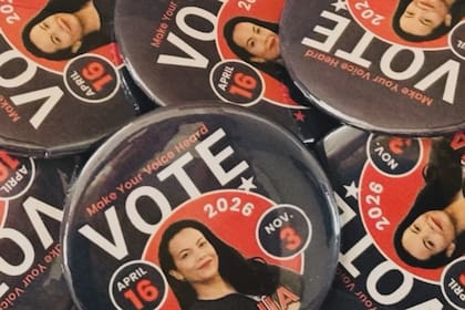 La dirigente participó en la campaña presidencial de Bernie Sanders y trabajó en el gobierno de Joe Biden