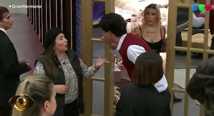 La discusión se generó luego de que Pincoya pidiera ante la cámara que el público vote por la salida de Nazareno