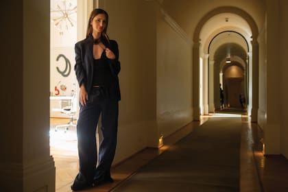 La diseñadora cuenta que con su marca está viviendo un momento de transición: “Aunque vendemos muchos jeans, me aburrí un poco y no descarto regresar a mis inicios más clásicos y volver a hacer sastrería”.