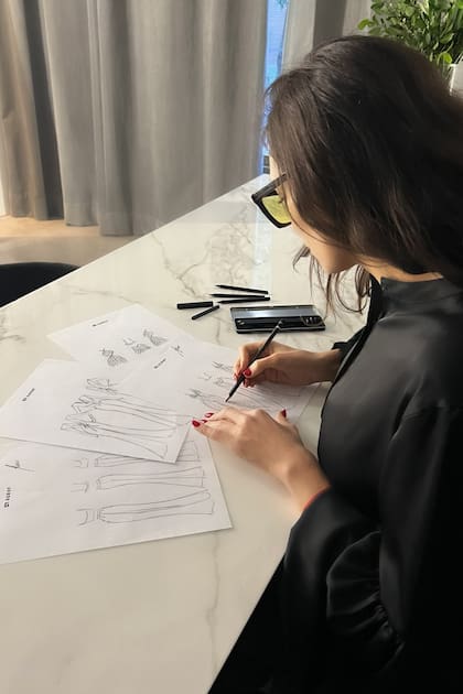 La diseñadora María Gorof, autora de los tres outfits que Muna lució en su fiesta.