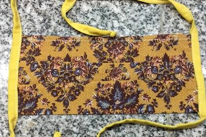 La diseñadora Raquel Gallardo los hace con cintas para que se puedan regular de acuerdo con el tamaño de la cara.