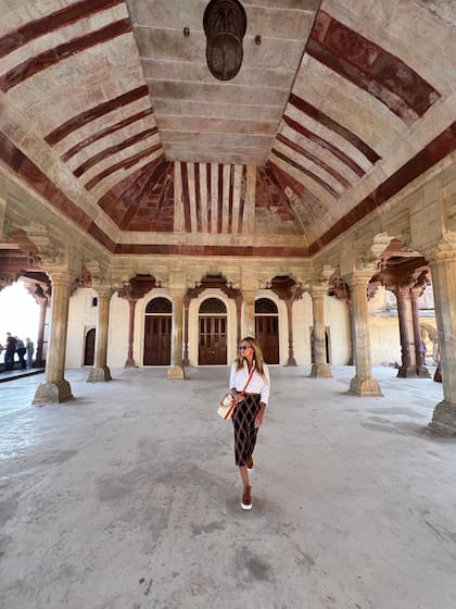 La diseñadora y artista Gaby López Monzón en uno de sus viajes a la India.