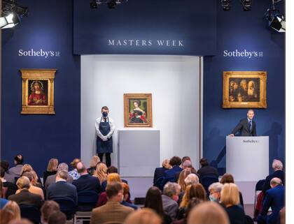 La disputa de siete minutos entre tres ofertantes culminó con un aplauso cuando David Pollack bajó el martillo en un remate “phygital” (físico y digital) transmitido en vivo