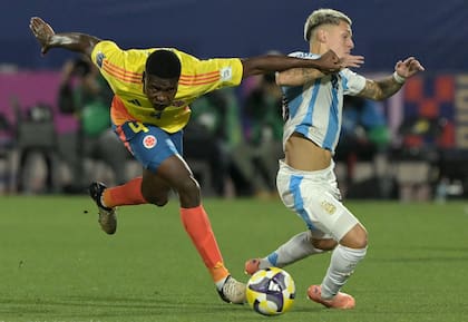 La disputa entre Julian Bazan Gianluca Prestianni