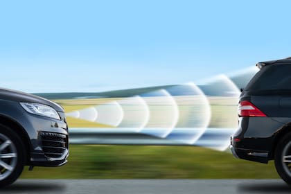 La distancia de seguridad en rutas y autopistas debe ser de dos segundos o más