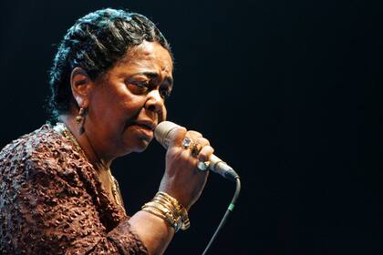 La diva descalza murió a causa de una insuficiencia cardíaca