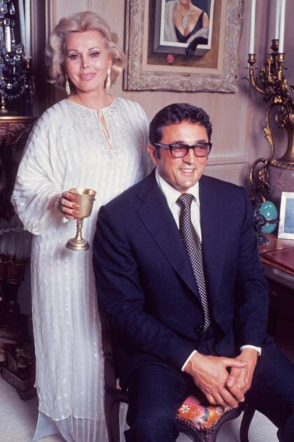 La diva junto a Michael O’Hara en su casa de California, en 1976. Fue su séptimo marido y estuvieron juntos siete años.