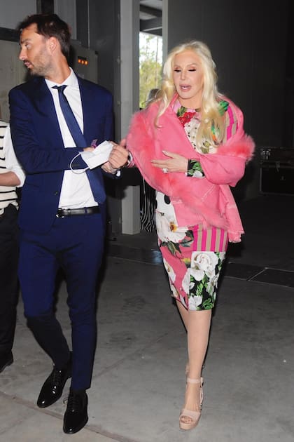 La diva llegó al evento acompañada por Luisito, hijo de Luis Cella, que fue su productor histórico.