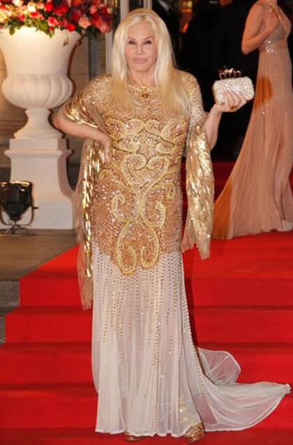 La diva máxima de la televisión se coronó como la mejor vestida de los Martín Fierro 2013 con este vestido de Ibáñez