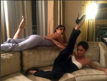 La divertida postal que compartió Victoria Beckham para saludar a su amiga Eva Longoria en vísperas de su cumpleaños número 47