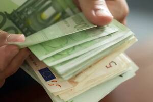 Europa anuncia una medida extraordinaria para hacer frente a una inflación récord
