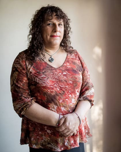 La doctora Cristina Montserrat Hendrickse posa para Rolling Stone