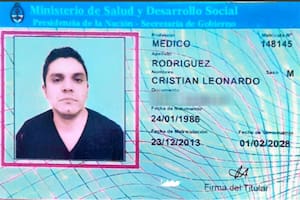 La documentación que presentaba el falso médico para trabajar en hospitales, clínicas y sanatorios